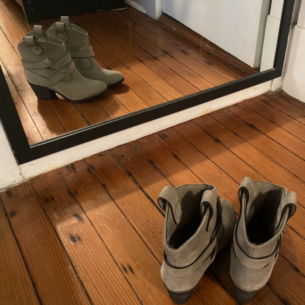 Almost NEW Rocket Dog booties / ankle boots